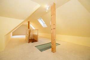 Stilvolle 4-Zimmer-Wohnung mit Dachterrasse im Herzen von Zürch – Die vollständige Adresse der Immobilie erhältst du vom Anbieter., 97421 Innenstadt, Schweinfurt – Vorschaubild 13