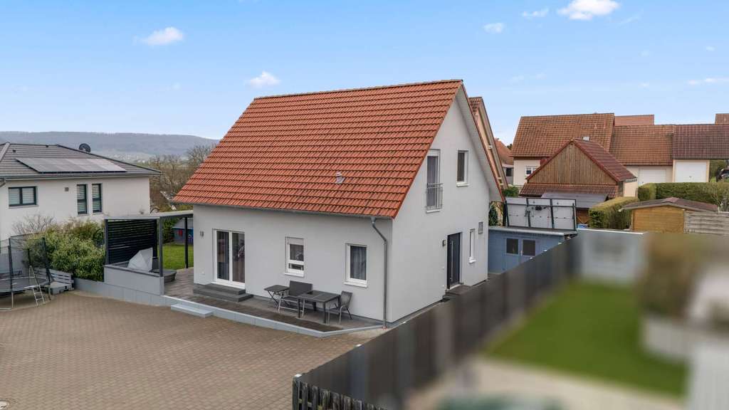 Immobilie in Litzendorf - Baujahr 2016! Energieeffizientes Einfamilienhaus mit hochwertiger Ausstattung - Bild 1