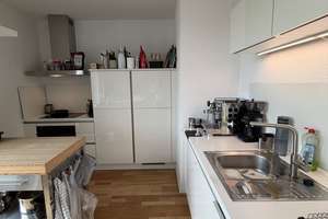Exklusive 2-Zimmer Dachgeschosswohnung mit großem Balkon und unverbaubarem Ausblick – Die vollständige Adresse der Immobilie erhältst du vom Anbieter., 50733 Nippes (Ortsteil), Köln – Vorschaubild 2