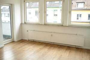 2 Zimmer Wohnung mit Balkon!
