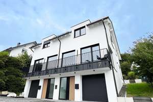 🏡 luxuriöse & neuwertige Doppelhaushälfte mit hochfertiger Ausstattung & einzigartigem Design – Die vollständige Adresse der Immobilie erhältst du vom Anbieter., 51647 Gummersbach – Vorschaubild 2
