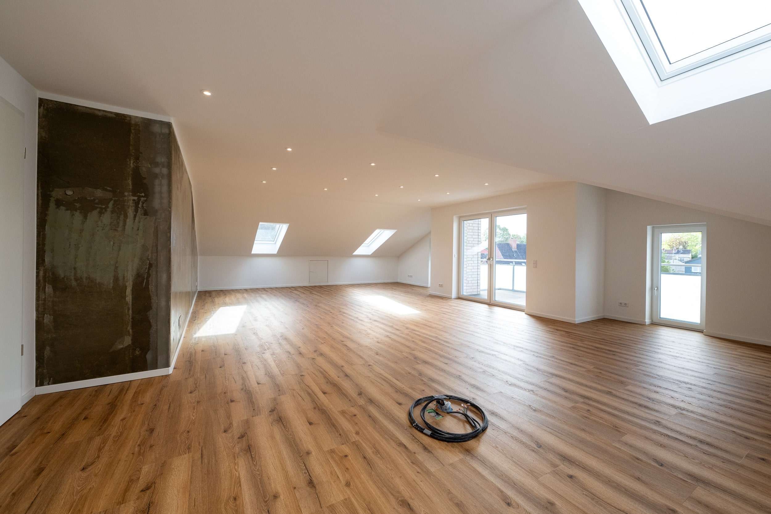 Immobilie in Friedrichstadt - Exklusive KfW-55 Dachgeschoss-ETW in bevorzugter Wohnlage mit 2 Balkonen und Stellplatz - Bild 8