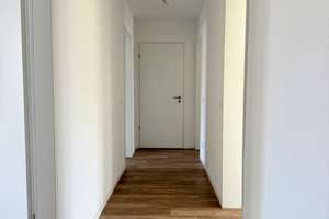 Neubau-Gebiet Hannover Kronsrode: Einbauküche, 2 Terrassen + Garten, 2 Bäder, Fußbodnhzng, TG, Kellr – Christine-Hardt-Straße 21, 30539 Bemerode, Hannover – Vorschaubild 8