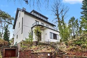 Sanierungsbedürftige Stadtvilla mit großem Grundstück in begehrter Lage von Berlin Steglitz