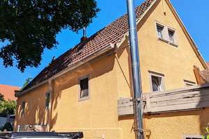 Historisches Gutsarbeiterhaus // Kleines Haus, großer Garten // Idylle in Kaitz – Die vollständige Adresse der Immobilie erhältst du vom Anbieter., 1217 Kleinpestitz/Mockritz, Dresden – Vorschaubild 2