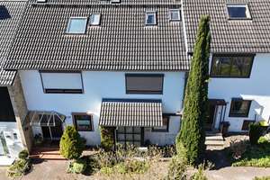 Schönes Stadthaus mit Entwicklungspotential in Kiel-Hasseldieksdamm – Die vollständige Adresse der Immobilie erhältst du vom Anbieter., 24109 Hasseldieksdamm, Kiel – Vorschaubild 3