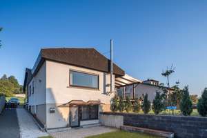 Exklusiver freistehender Bungalow mit Einliegerwohnung, Fernblick, Doppelgarage & großem Garten – Krappelroth 29, 66839 Schmelz – Vorschaubild 35