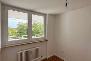 3-Zimmer-Wohnung mit schönen Ausblick – Gerhart-Hauptmann-Ring 70, 81737 Neuperlach, München – Vorschaubild 2