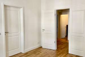 Frisch sanierte 4-Raum-Wohnung mit gehobener Innenausstattung mit Balkon in Köln Sülz