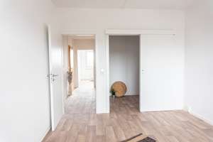 Attraktive 4-Raum-Wohnung mit 2 Bädern und Einbauküche – Paul-Bertz-Str. 50, 9120 Helbersdorf, Chemnitz – Vorschaubild 2