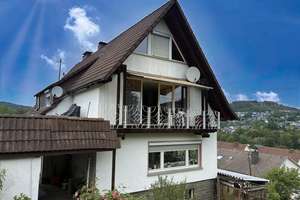 Charmantes Zweifamilienhaus – freistehend in guter Wohnlage von Siegener‑Ortsteil – Die vollständige Adresse der Immobilie erhältst du vom Anbieter., 57080 Niederschelden, Siegen – Vorschaubild 3
