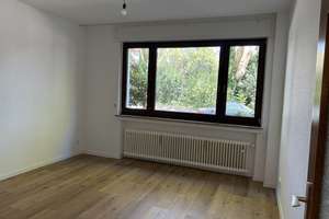 Geschmackvolle, modernisierte 2-Zimmer-Erdgeschosswohnung mit Balkon in Köln Riehl – Die vollständige Adresse der Immobilie erhältst du vom Anbieter., 50735 Riehl, Köln – Vorschaubild 2
