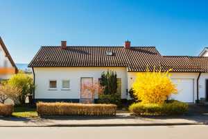 RESERVIERT: Freistehendes Einfamilienhaus mit Traumaussicht und Raum für Neues – Esslingen (Kreis) – Vorschaubild 1