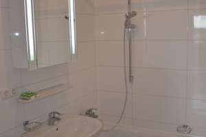 provisions-frei: Helle 3-Zimmer Wohnung im 7. OG mit Balkon in München-Moosach – Treitschkestr. 4, 80992 Alt-Moosach, München – Vorschaubild 7