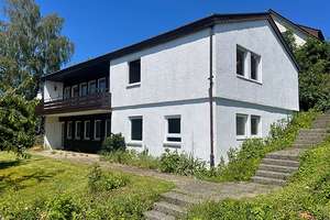 Freistehendes Einfamilienhaus, großer Garten, ELW, von privat 