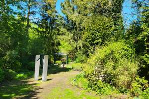 Sehr weitläufiges sonniges Grundstück  in vorzüglicher Wannsee-Lage, 200 m² Wohn-Nutzfläche
