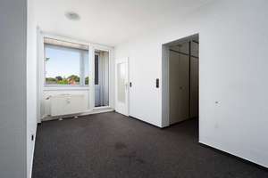 Bezugsfreie 3-Zimmer-Wohnung mit Balkon & Loggia – Ihr Einstieg ins Eigentum in Bremen-Osterholz – Die vollständige Adresse der Immobilie erhältst du vom Anbieter., 28325 Tenever, Bremen – Vorschaubild 2