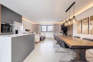 Trudering - Vielseitig. Großzügig. Modernisiert. - Zweifamilienhaus mit erholsamer Poolanlage – Die vollständige Adresse der Immobilie erhältst du vom Anbieter., 81825 Gartenstadt Trudering, München – Vorschaubild 4