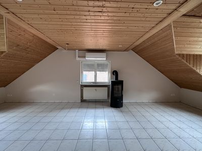 Gepflegte 3.5 Zimmer Dachgeschosswohnung mit modernem Wohnkomfort