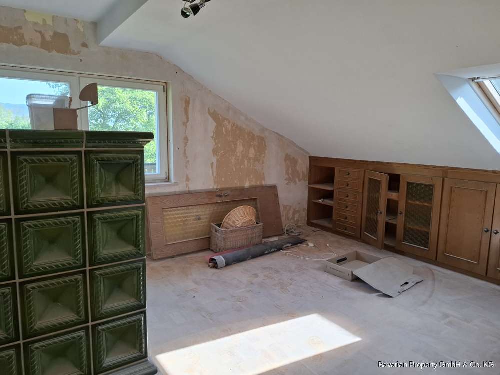 Immobilie in Rimbach - Fast ALLEINLAGE! Umfangreich saniert-Bezugsfrei! EFH mit sep. ELW, 1.600 ² Grd, 93485 Rimbach - Bild 11