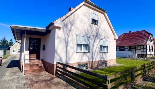 Bild von **Gebäudekomplex** Einfamilienhaus mit 5-Zimmern und drei Werkstattgebäuden auf 1.530 m² Grundstück