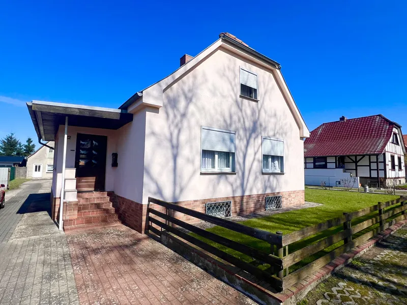 **Gebäudekomplex** Einfamilienhaus mit 5-Zimmern und drei Werkstattgebäuden auf 1.530 m² Grundstück, Ludwigslust Parchim Kreis – Bild 3