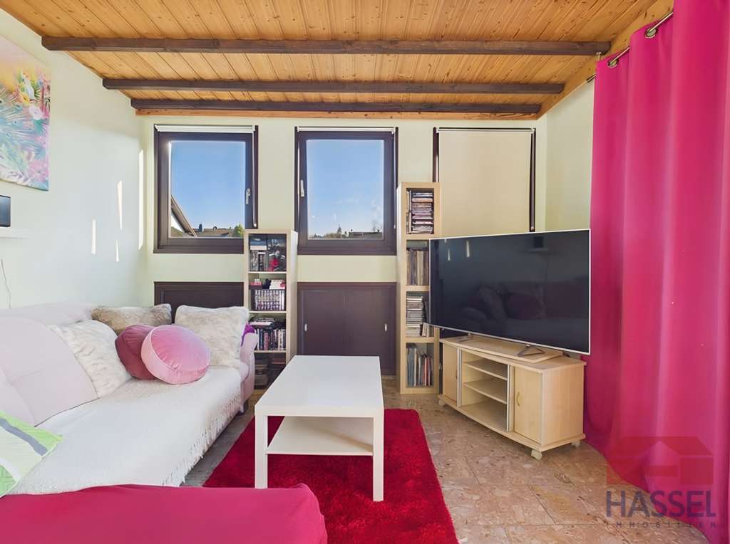 Immobilie in Nettersheim - Charmante Dachgeschosswohnung mit Sommerterrasse und viel Privatsphäre im 3-Parteienhaus! - Bild 4