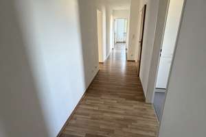 Helle 3-Zimmer-Wohnung mit großem Süd-West-Balkon in Erlangen zu vermieten – Sofort bezugfrei – Dompfaffstraße 148, 91056 Steinforst, Erlangen – Vorschaubild 7