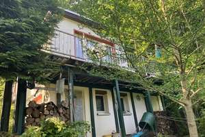 Massiv gebautes Ferienhäuschen mit Kamin und wunderbarer Aussicht auf eigenem Grundstück – Die vollständige Adresse der Immobilie erhältst du vom Anbieter., 9579 Grünhainichen – Vorschaubild 1
