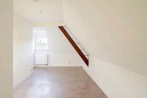 Vermietete 3-Zimmer-Wohnung (DG) in Karlsruhe-Knielingen – Die vollständige Adresse der Immobilie erhältst du vom Anbieter., 76187 Knielingen, Karlsruhe – Vorschaubild 6