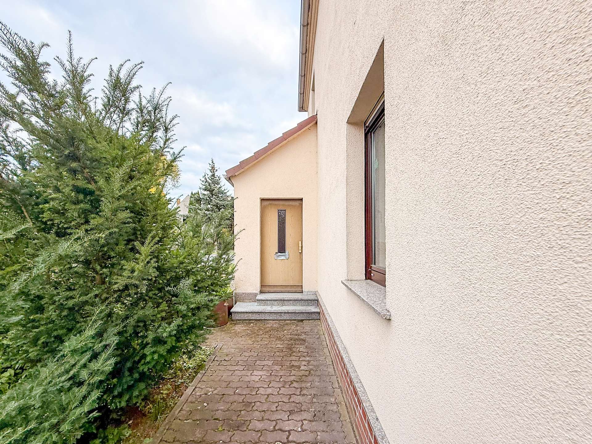 Einzug sofort möglich! | Großzügiges Einfamilienhaus mit Sanierungsbedarf | Grüne Lage, Nordsachsen Kreis – Bild 2