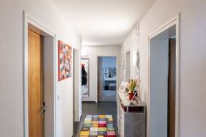 Großzügige 4-Zimmer-Wohnung mit Einbauküche, Garage und Fernblick – Die vollständige Adresse der Immobilie erhältst du vom Anbieter., 72760 Reutlingen-Mitte, Reutlingen – Vorschaubild 7