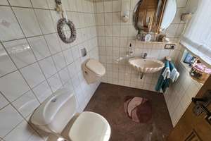Freistehendes Familienhaus mit großem Garten und traumhaftem Eifelblick – Die vollständige Adresse der Immobilie erhältst du vom Anbieter., 53945 Blankenheim – Vorschaubild 12