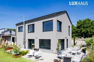 WO DAS LEBEN SO SPIELT: Bauen und wohnen auf  1313 m² Grundstück in GORNAU – Rue de Ploermel 1, 9405 Erzgebirgskreis – Vorschaubild 3