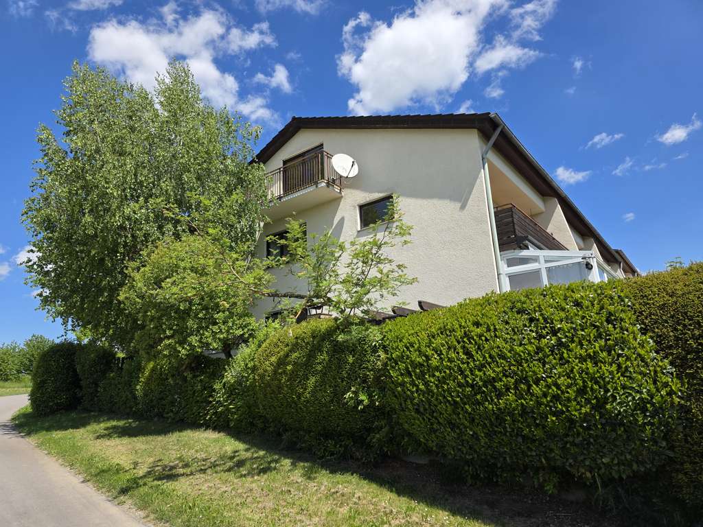 Ein Traum von einem Haus, gut in Schuss, groß, familienfreundlich mit tollem Garten und Aussicht!