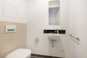 Urbaner Loft-Charakter am Wasser – architekturpreisgekröntes Wohnen im Osthafen – 60314 Ostend, Frankfurt am Main – Vorschaubild 11