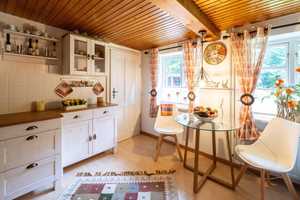 Repräsentatives Landhaus mit Haupt- und Einliegerwohnung sowie Nebengebäuden in schöner Ortsrandlage – Nordfriesland (Kreis) – Vorschaubild 26