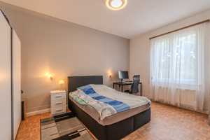 Willkommen in Ihrem neuen Zuhause! Schöne 3,5 Zimmer Wohnung umgeben von den malerischen Weinbergen! – Raichbergstraße 11, 70329 Stuttgart – Vorschaubild 4