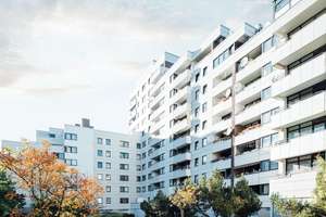 Entdecken Sie die Möglichkeiten: Renovierungsbedürftige 3-Zimmer-Wohnung! – 12309 Lichtenrade, Berlin – Vorschaubild 1