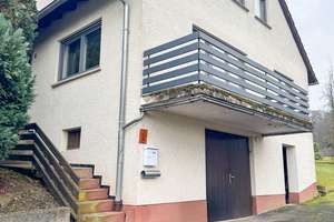 EFH mit ELW & großem Garten in Bischbrunn – Die vollständige Adresse der Immobilie erhältst du vom Anbieter., 97836 Bischbrunn – Vorschaubild 1