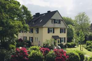  Charmantes Stadthaus mit großzügigem Garten