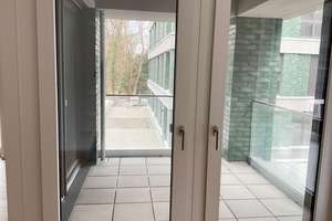 Mit Chick & Charme das Wohnen genießen: 2 Zimmer & Einbauküche, Glaswand-Loggia, Tageslichtbad – Hildesheimer Straße 452, 30519 Wülfel, Hannover – Vorschaubild 4