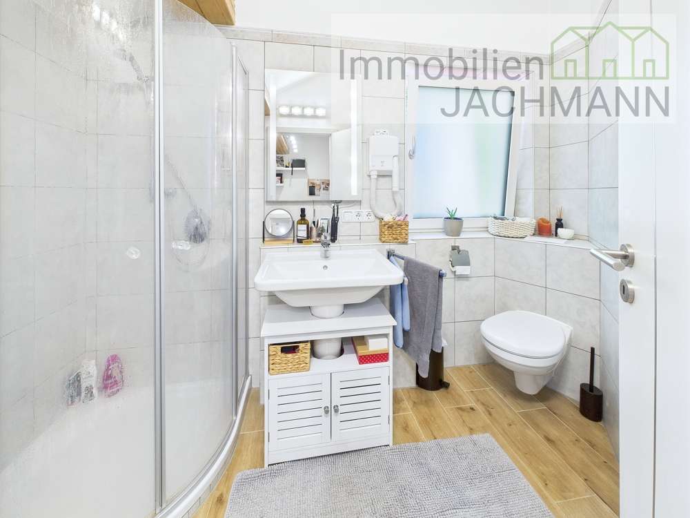 Immobilie in Schaufling - Wo Träume Wurzeln schlagen –  Anwesen in Alleinlage mit Wald und Streuobstwiese in Top-Zustand - Bild 20