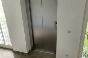 Freie großzügige 2-Zimmer Wohnung Moosach Olympia Pressestadt ohne Käuferprovision – Werner-Friedmann-Bogen 5, 80993 München – Vorschaubild 3