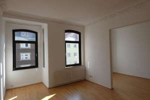 Altbaucharme von 1905 -  3 Zimmerwohnung mit Stuck nähe Maschsee zum 01.07.2026 – Alte Döhrener Straße 60, 30173 Südstadt, Hannover – Vorschaubild 2
