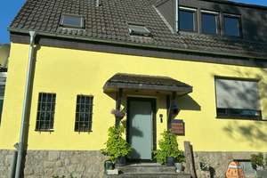 Charmantes Einfamilienhaus mit 50 qm Doppelgarage (Werkstatt?) in Aachen-Oberforstbach ohne Makler