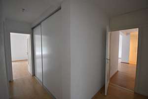 40 qm Terrasse! 4-Zimmer-Wohnung  mit EBK, Kamin & Doppelgarage für gehobene Ansprüche – Niederrheinstraße 16a, 40474 Stockum, Düsseldorf – Vorschaubild 12