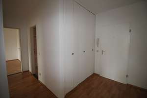 Frisch renovierte 2-Zi.-Whg mit Sonnenbalkon und toller Aussicht – Königstraße 114, 42853 Hölterfeld, Remscheid – Vorschaubild 9