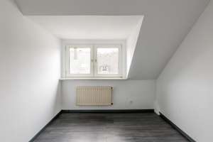 Welcome Home! Modernisierte 4,5- Raum-Dachgeschosswohnung mit rd. 93,9 m² und Garage in Frohnhausen  – Die vollständige Adresse der Immobilie erhältst du vom Anbieter., 45145 Frohnhausen, Essen – Vorschaubild 16
