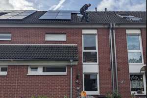 Helles Einfamilienhaus mit Garten, Garage, ausgebautem Dachgeschoss & PV-Anlage in Köln-Blumenberg